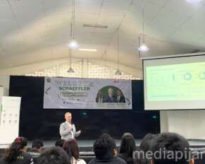 Kuliah Umum Engineering the Future: Persiapan Diri Menghadapi Perubahan Teknologi di Masa Depan - www,mediapijar.com