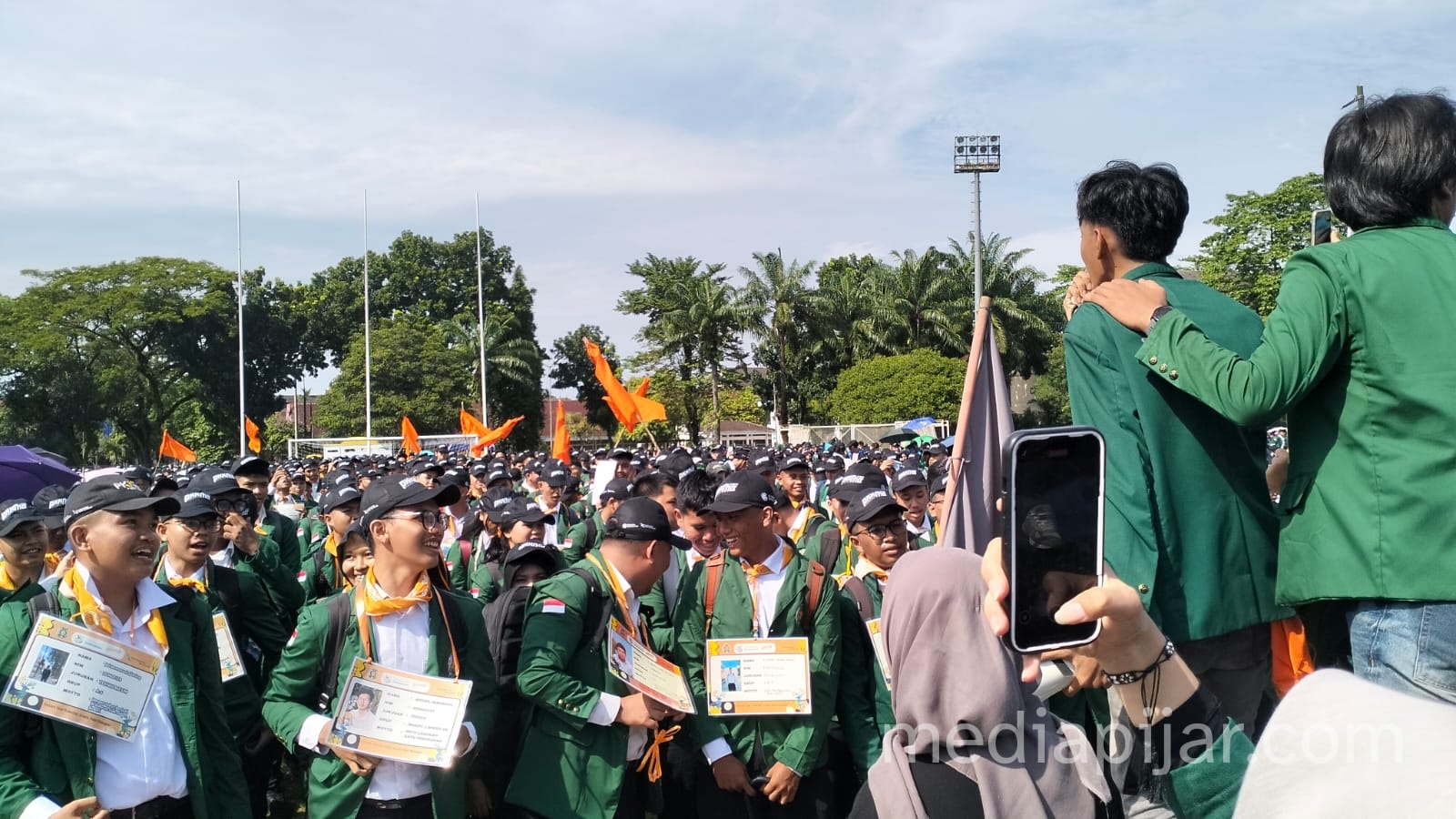 Mahasiswa Sambut Kehidupan Baru Kampus pada Pembukaan PKKMB USU - www.mediapijar.com