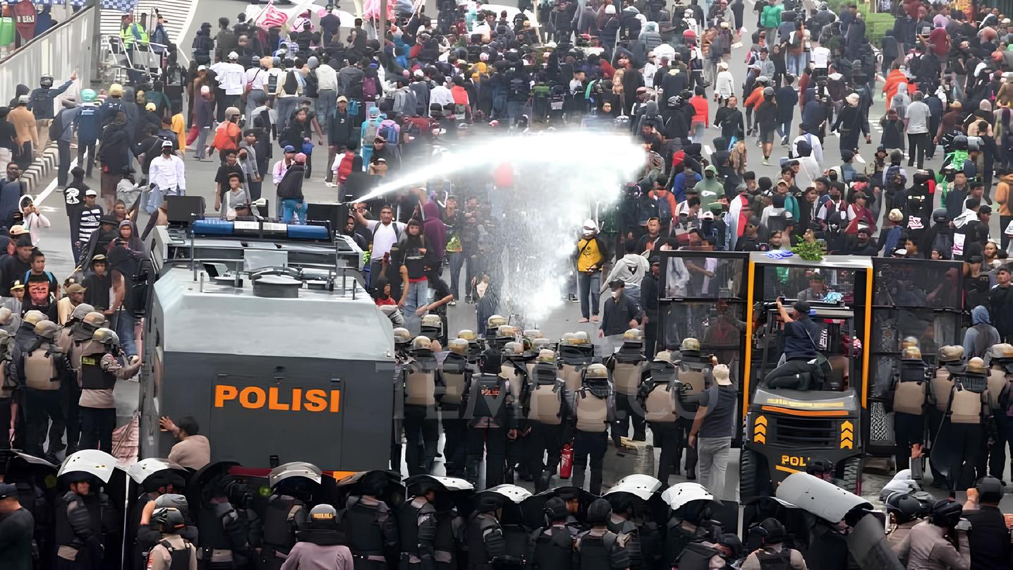 Ragam Cara Mahasiswa Suarakan Aksi Penolakan Kebijakan Tunjangan DPR di Tengah Krisis Demokrasi - www.mediapijar.com