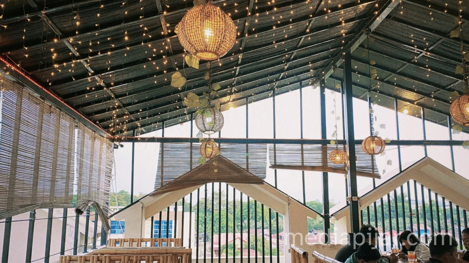 Menyeduh Rasa dalam Nuansa Taman di Spring Garden Cafe - www.mediapijar.com