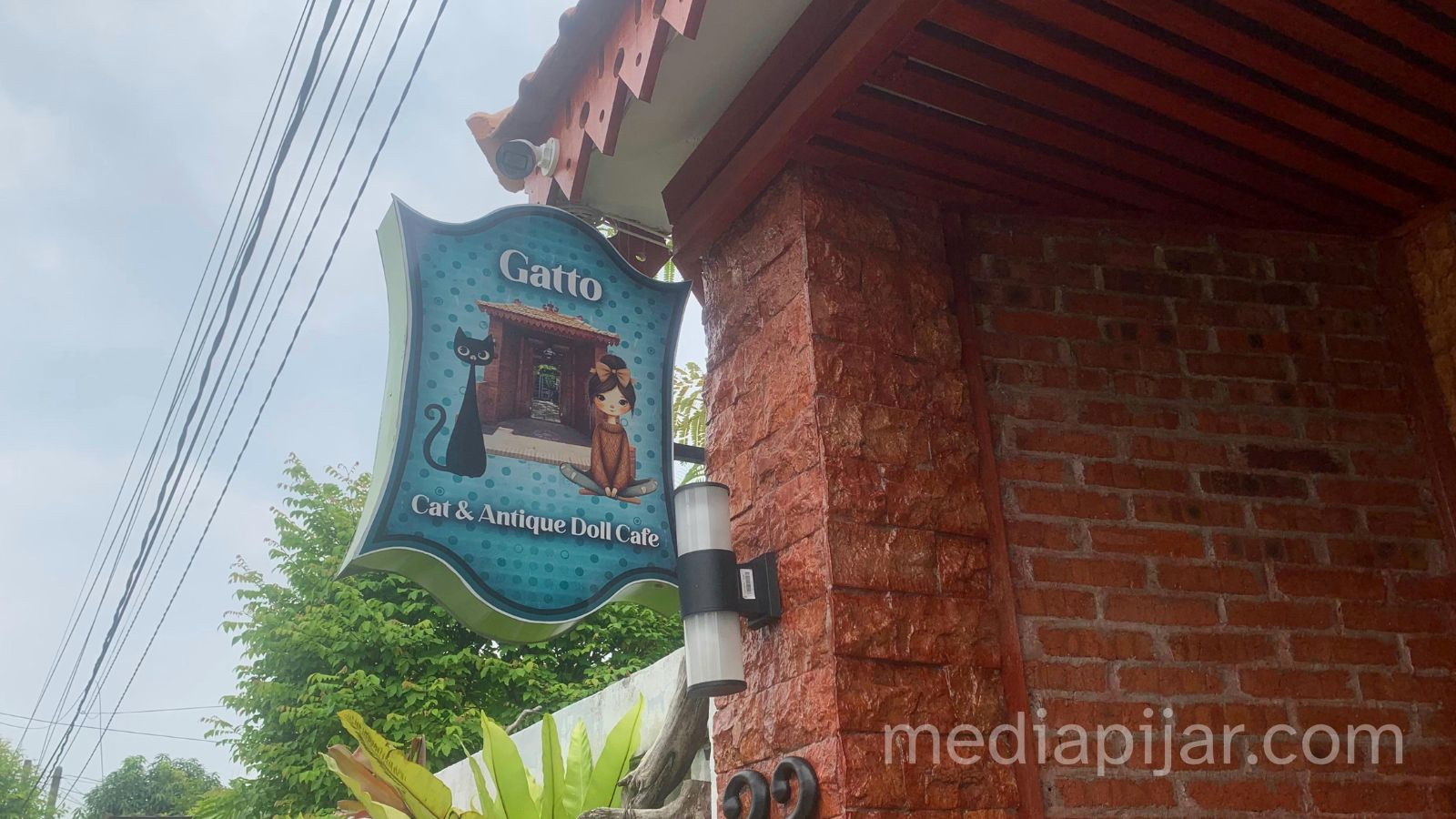 Gatto Cat & Antique Doll Cafe, Tempat Nongkrong dengan Surga Boneka Antik di Tengah Kota Medan - www.mediapijar.com