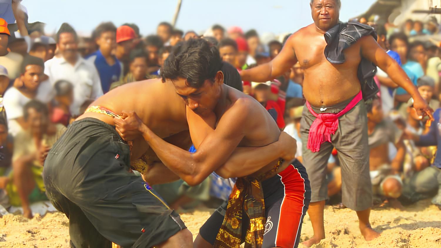 Gulat Pathol, Seni Gulat Tradisional Indonesia yang Penuh Sejarah dari Rembang - www.mediapijar.com