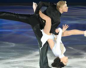 Figure Skating, Memadukan Seni Indah dalam Olahraga Seluncur - www.mediapijar.com