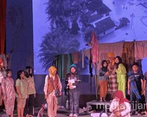 Jurnalis Perempuan Suarakan Derita Pengungsi Bencana Sumatera Lewat Teater Kemanusiaan - www.mediapijar.com