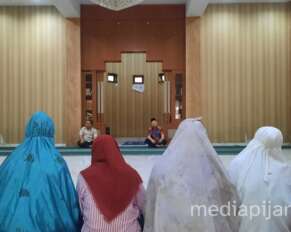 www.mediapijar.com - Kajian Zuhur Ramadan Ramai­kan Musala FISIP USU
