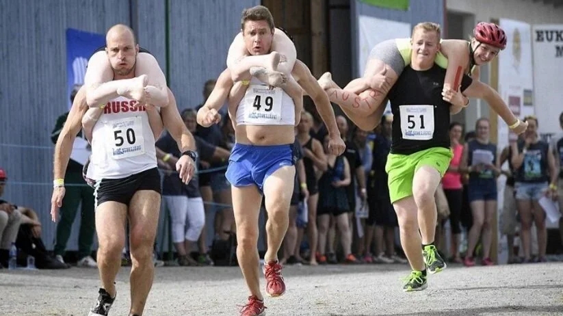 Wife-Carrying Race, Legenda Lokal Finlandia yang Jadi Kejuaraan Olahraga Dunia - www.mediapijar.com