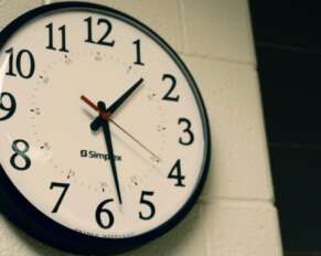 Budaya Jam Karet Masih MengakarTerjadi dalam Kegiatan Mahasiswa - www.mediapijar.com