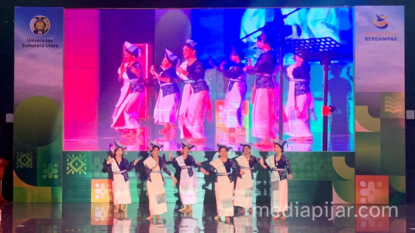 tarian simalungun “tolu sahundulan”