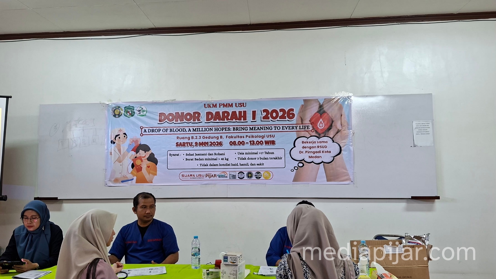 aksi donor darah oleh pmm usu