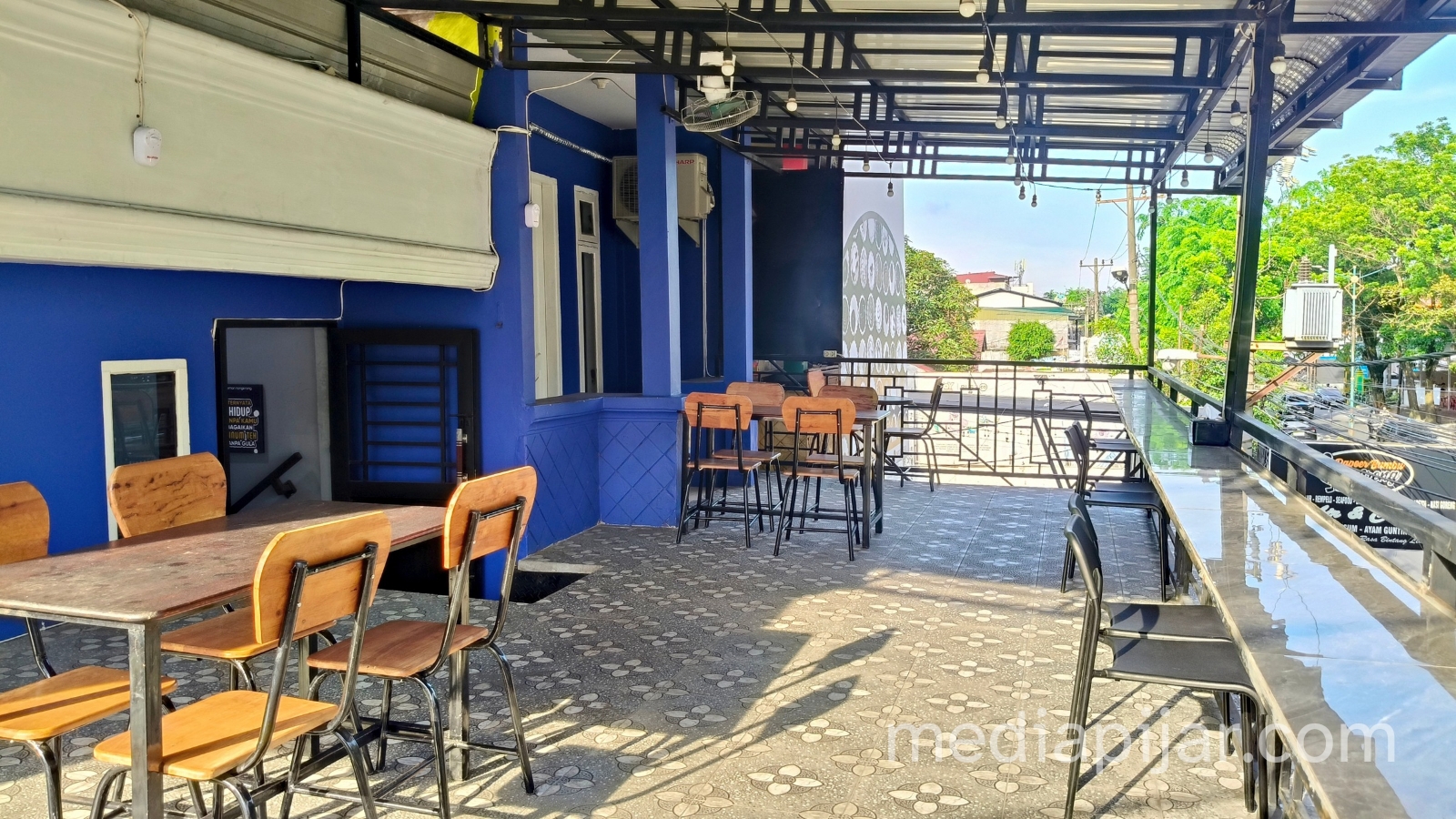 Area Rooftop di Teman Nongkrong