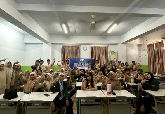 foto bersama Mahasiswa Ilmu Komunikasi FISIP USU dengan SMAS Harapan Mandiri Medan