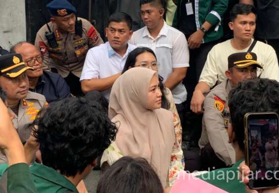 foto DPRD Sumut Temui Aksi Demo #MenujuIndonesiaGagal