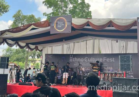 foto depan panggung Ethno Culture Fest USU 2026