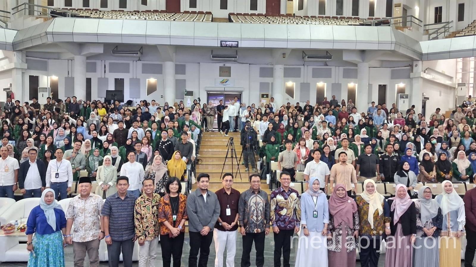 Foto Bersama dalam Acara TASPEN Goes To Campus