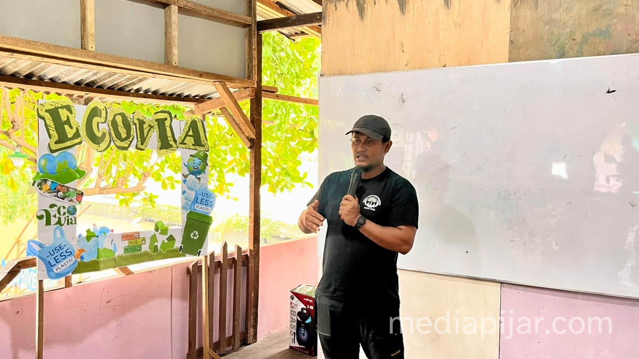 pemaparan materi ecobrick
