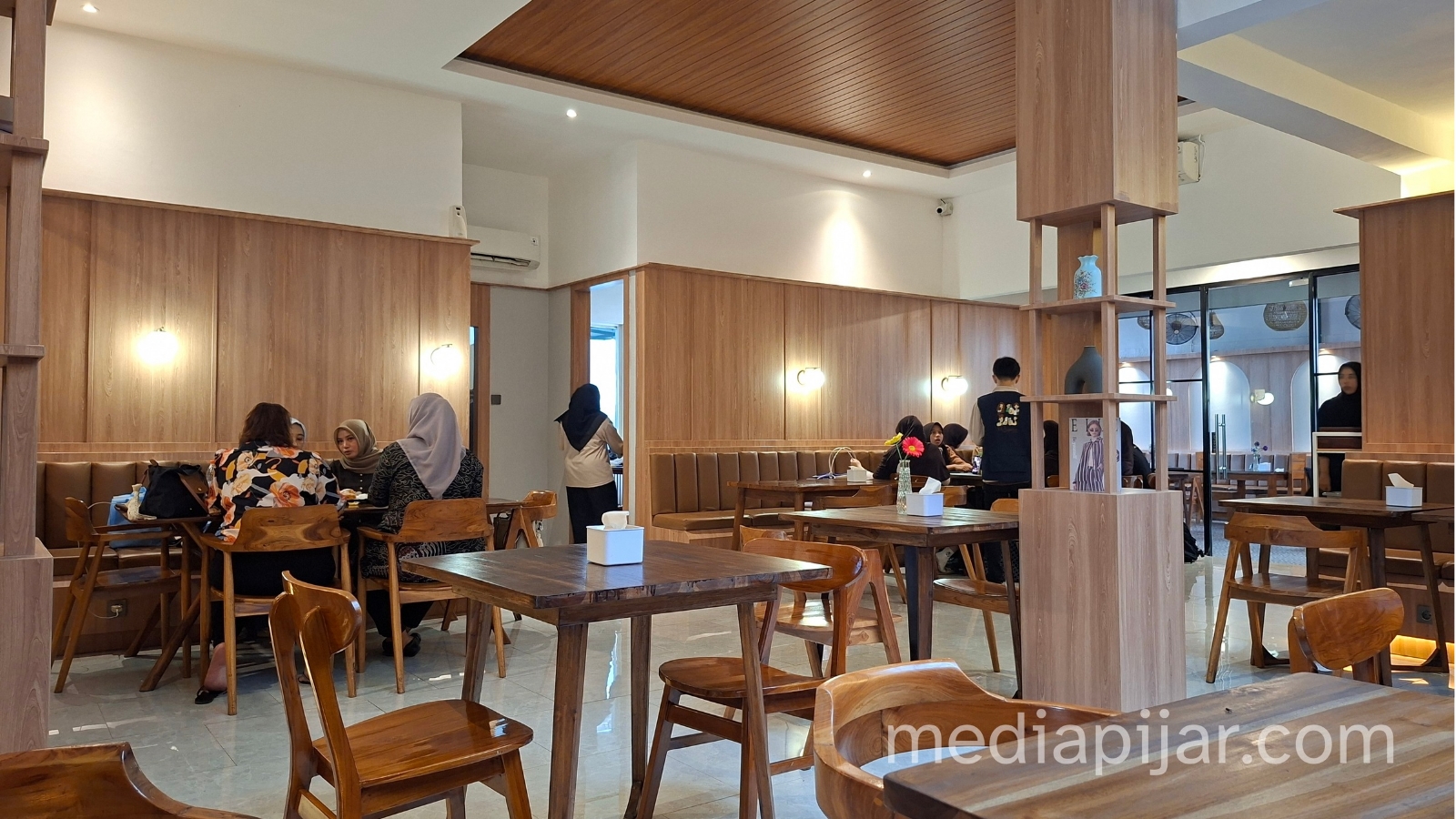 Indoor Prospere Coffee
