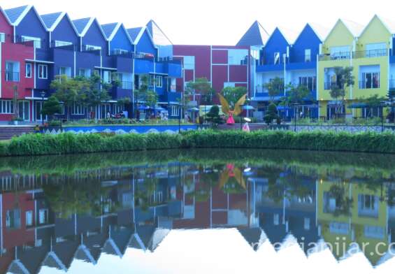 Foto Refleksi - Galeri Foto Pijar