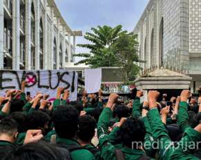 Suasana demo