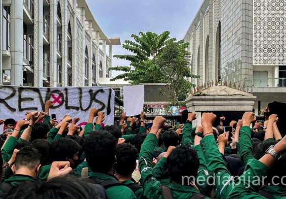 Suasana demo