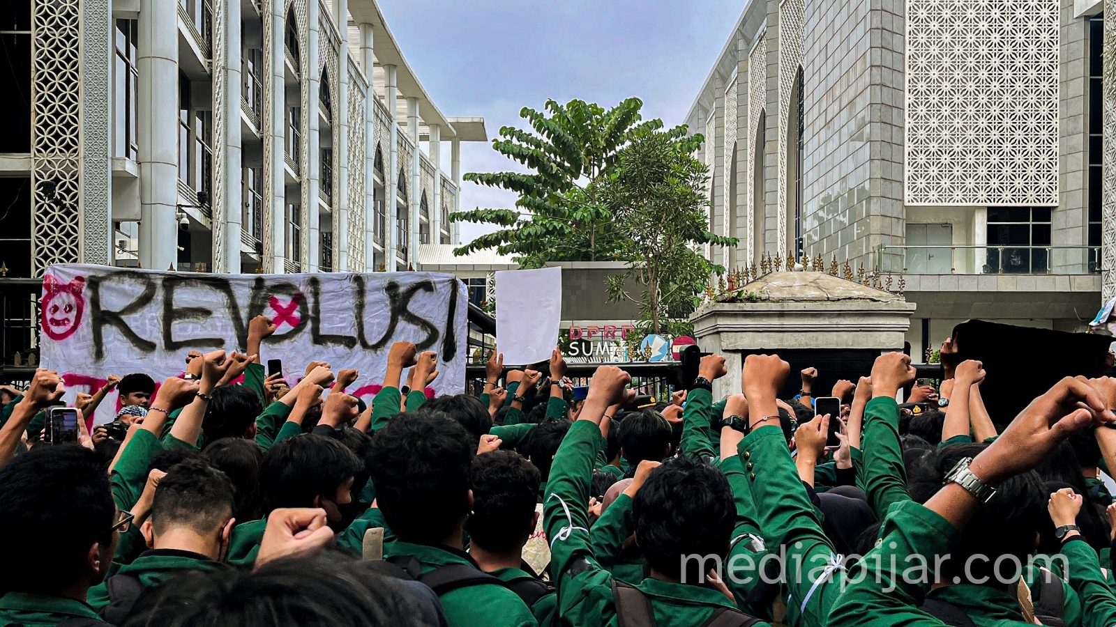 Suasana demo